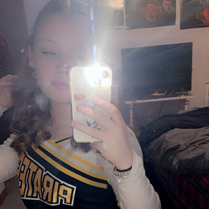 Meet your Posher, Destinee collins